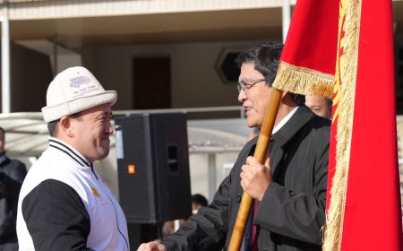 МинКаб Төрагасынын орун басары Эдиль Байсалов кыргызстандык спортчуларды 2023-жылкы Азия паралимпиада оюндарына узатты