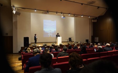 Бишкекте "Чыңгыз Айтматов. Биз бир кемедебиз. Чыгармачылыгы орус тилинде” эл аралык форум өтүп жатат