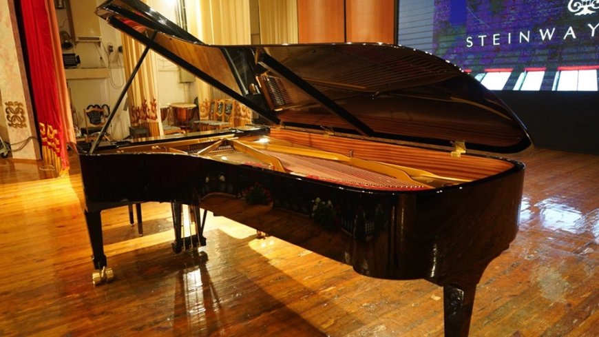 Кыргыз улуттук консерватория дүйнөгө белгилүү Steinway & Sons компаниясынын D-274 моделдеги роялына ээ болушту