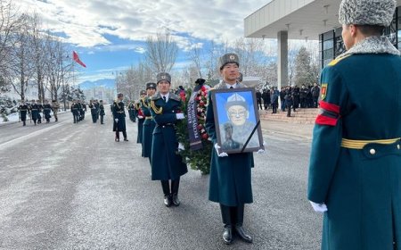 Эл акыны Сүйөркул Тургунбаев акыркы сапарга узатылды