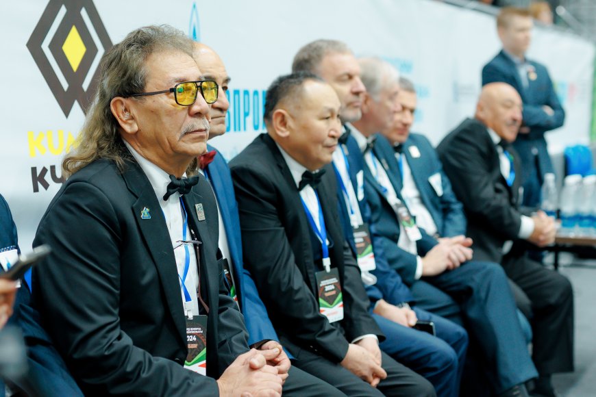 Заместитель Главы Кабмина Эдиль Байсалов принял участие в открытии чемпионата мира по бильярду