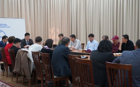 Алтынбек Максутов встретился с представителями телеканалов по обеспечению телерадиоорганизаций Кыргызстана отечественным контентом