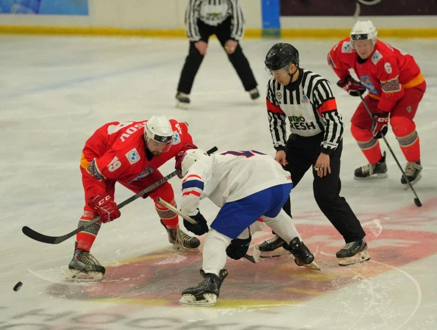 В Бишкеке стартовал чемпионат мира по хоккею