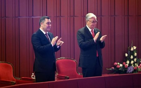 В Астане Президент Садыр Жапаров и Президент Касым-Жомарт Токаев посетили концерт мастеров искусств двух стран