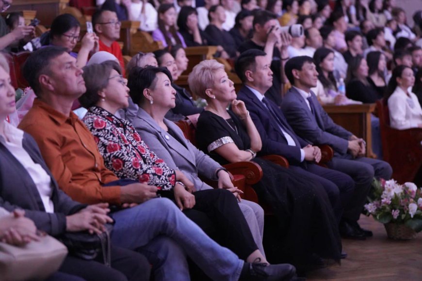 В Бишкеке прошел концерт Казахской национальной академии хореографии