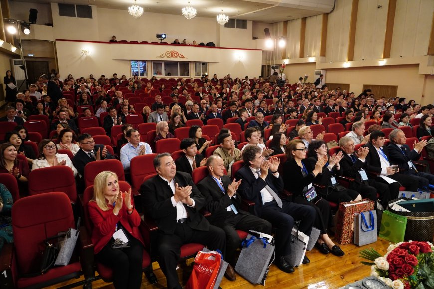 Бишкекте жогорку музыкалык окуу жайлардын ректорлорунун эл аралык форуму расмий ачылды