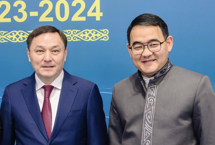 Чынгыз Эсенгул уулу встретился с министром спорта и туризма Казахстана Ермеком Маржикпаевым