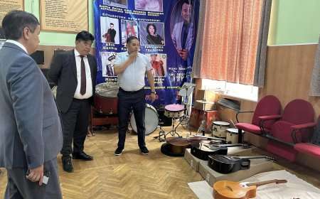 Алтынбек Максутов посетил Ошскую областную филармонию имени Рыспая Абдыкадырова