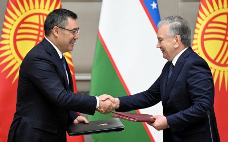 Президент Садыр Жапаровдун Өзбекстанга болгон мамлекеттик сапарынын алкагында бир катар документтерге кол коюлду