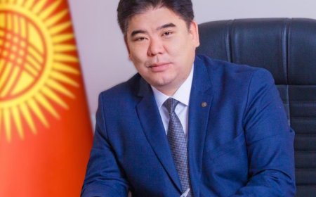 Поздравление Министра культуры Алтынбека Максутова с Днем информации и печати