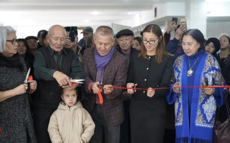 Г. Айтиев атындагы Кыргыз улуттук көркөм сүрөт музейинде Кара-Кыргыз автономиялык облусунун түзүлгөндүгүнүн 100 жылдыгына арналган көргөзмө-сынактын ачылышы болду