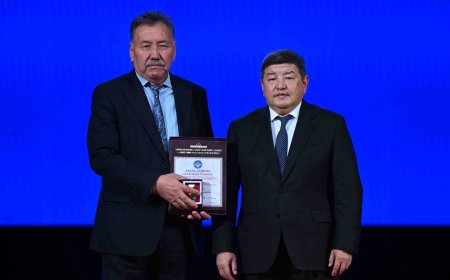 В Национальной филармонии отметили 90-летие Союза писателей Кыргызстана