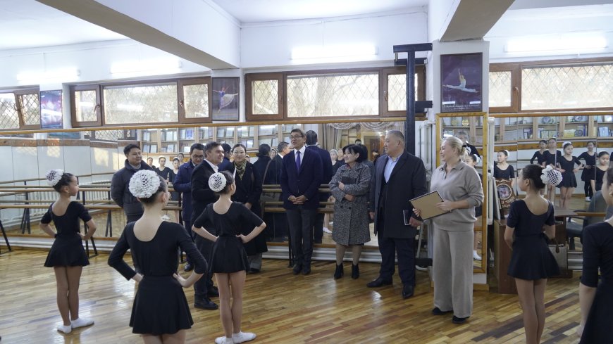 Эдиль Байсалов “Сейтек” балдар жана өспүрүмдөр Улуттук борборуна барды