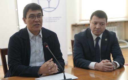 И.о. министр культуры, информации и молодежной политики Мирбек Мамбеталиев представлен коллективу