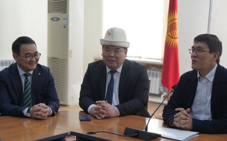 Коллектив Министерства культуры проводил Алтынбека Максутова