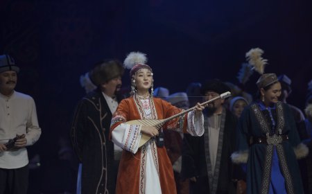 Филармониянын сахнасында "Раймалы менен Бегимайдын" махабаты тартууланды