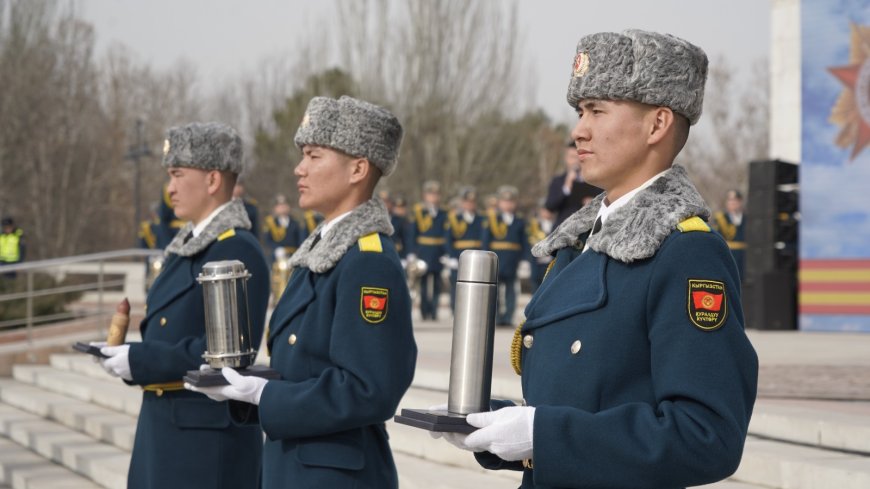 Брест чебинен, Хатындан жана Дубосеково кесилишинен алынып келинген топурак салынган капсула Улуттук тарых музейине тапшырылды