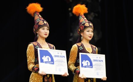 “Жаңы ысымдар” X эл аралык студенттик спектаклдер фестивалынын жеңүүчүлөрүнө сыйлыктар тапшырылды