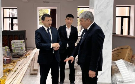 Министр культуры ознакомился с ходом ремонтных работ в театре юного зрителя имени Б. Кыдыкеевой