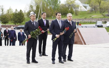 Министр культуры Азербайджана посетил мемориальный комплекс «Ата-Бейит»