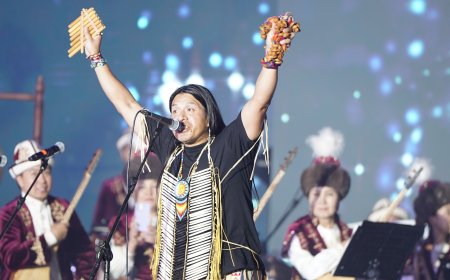 В Бишкеке в рамках фестиваля “Эпосы народов мира” состоялся вечерний концерт участников