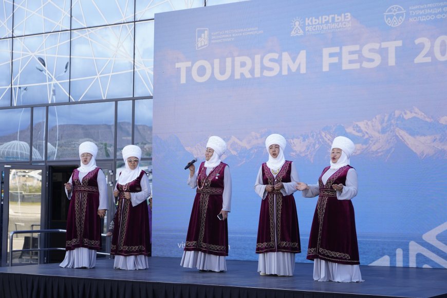 Ысык-Көлдө “TourismFest 2025” фестивалы өтүп, туристтик сезон расмий түрдө ачылды