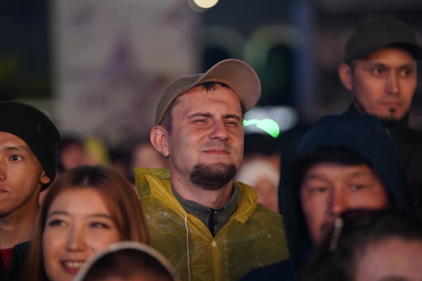 Бишкек шаарында Улуу Жеңиштин 80 жылдыгына арналган майрамдык концерт болуп өттү