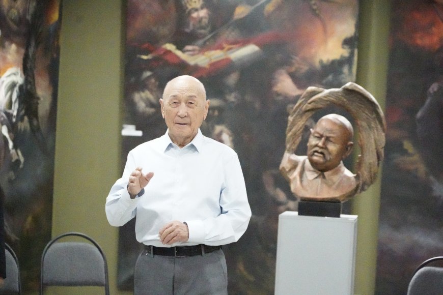 В Бишкеке прошла конкурс-выставка художников «Манас Ааламы 2025»