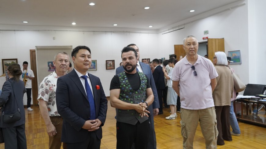 В Бишкеке открылась художественная выставка «Тандем»