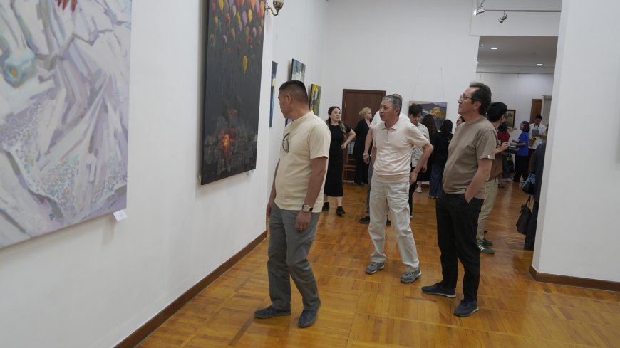 В Бишкеке открылась художественная выставка «Тандем»