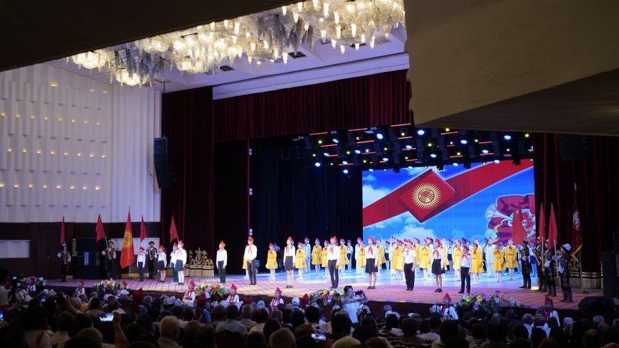 Кыргызстан Ленин Коммунисттик Жаштар Союзунун 100 жылдыгына арналган салтанаттуу иш-чара болуп өттү