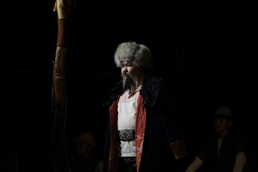 «Тушоо кесүү», кыргызская национальная кухня и спектакль «Тайтору» на сцене Театра «Манас»