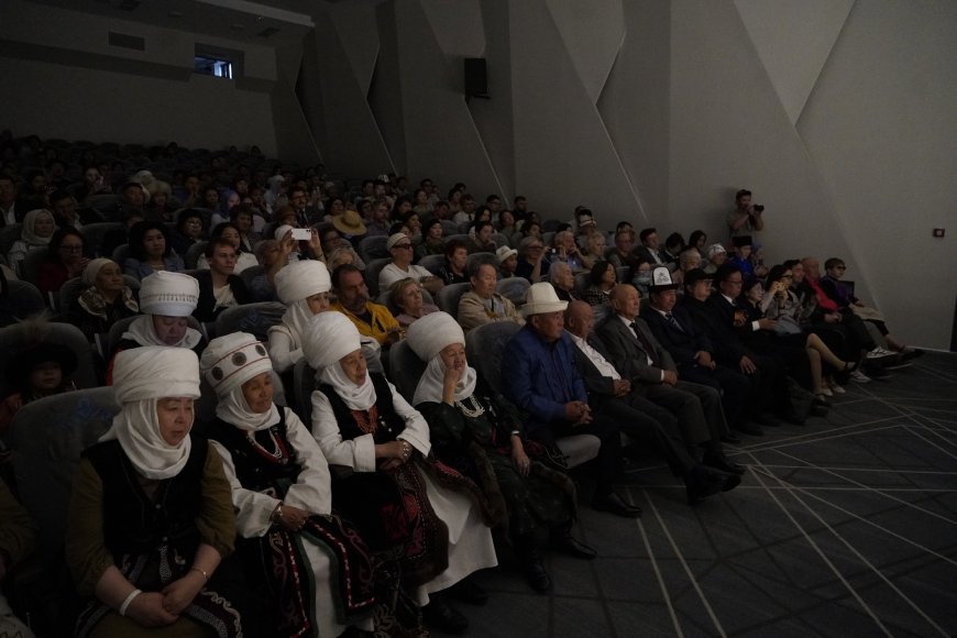 «Тушоо кесүү», кыргызская национальная кухня и спектакль «Тайтору» на сцене Театра «Манас»