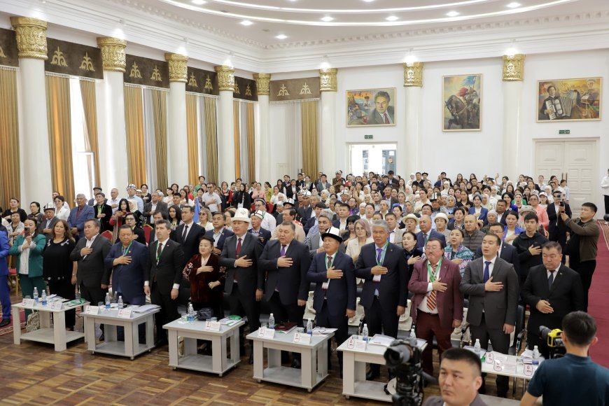 В Оше стартовал международный поэтический фестиваль «Жашыл аалам», посвящённый 85-летию Жолона Мамытова