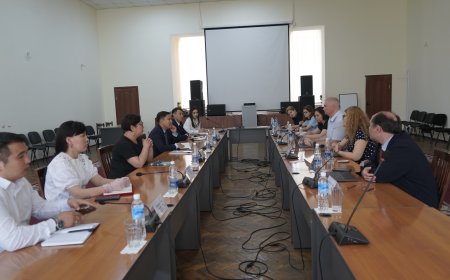 Союзбек Надырбеков встретился с представителями Всемирного банка