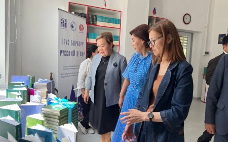 Гульбара Абдыкалыкова передала новые книги библиотекам Чуйской области
