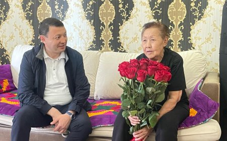 Министр культуры Мирбек Мамбеталиев поинтересовался состоянием Кайыргуль Сартбаевой, Самары Токтакуновой и Замирбека Усенбаева