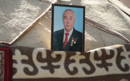 В последний путь проводили народного писателя Шаршеналы Абдылдаева