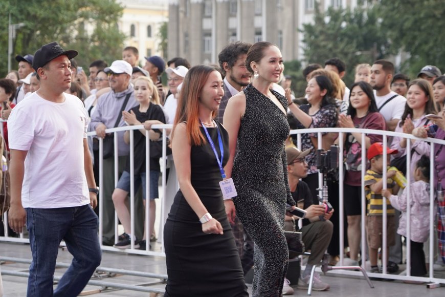 III Бишкек эл аралык кинофестивалдын ачылыш аземинен фото репортаж