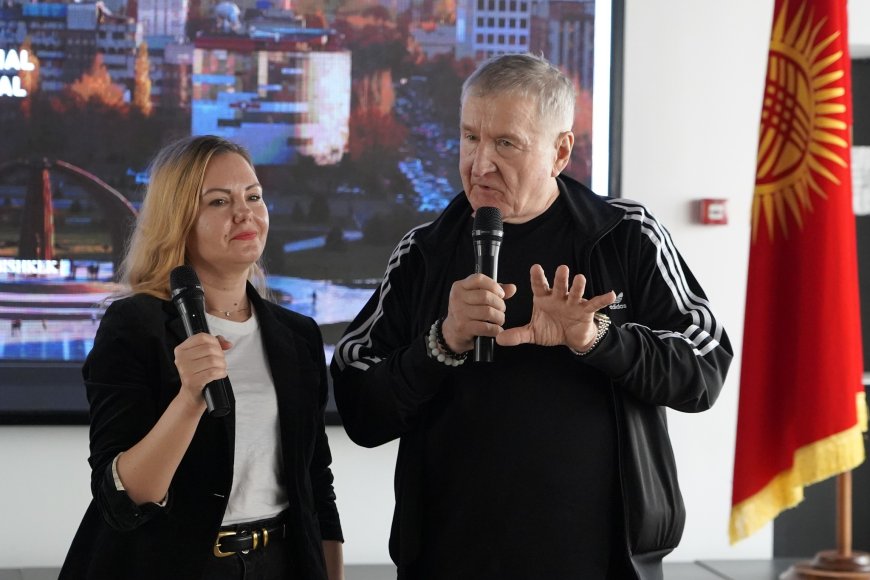 Анджей Бартковяк Бишкекте кинонун көркөм тили боюнча мастер-класс өттү