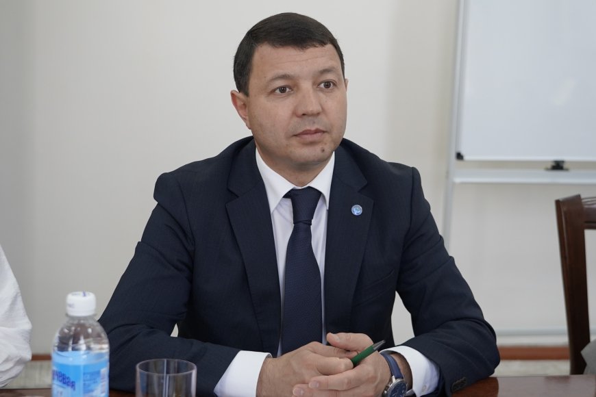 Мирбек Мамбеталиев Казакстан Республикасынын Элчиси Рапил Жошыбаев менен жолугушту