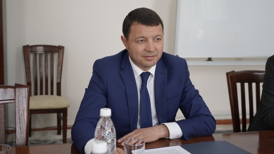 Мирбек Мамбеталиев встретился с Чрезвычайным и Полномочным Послом Республики Узбекистан в Кыргызской Республике