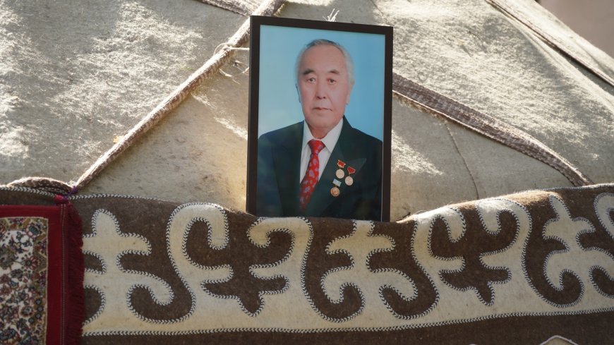 В последний путь проводили народного писателя Шаршеналы Абдылдаева