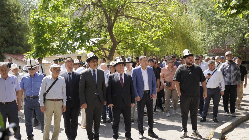 В последний путь проводили народного писателя Шаршеналы Абдылдаева