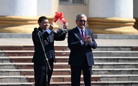 МИРБЕК МАМБЕТАЛИЕВ МАДАНИЯТ МИНИСТРЛИГИНЕ ТАПШЫРЫЛГАН АВТОБУСТАРАРДЫ КАБЫЛ АЛДЫ