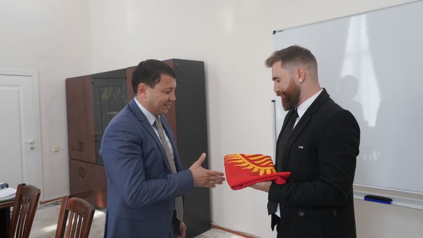 МИРБЕК МАМБЕТАЛИЕВ ЭЛ АРАЛЫК СЫНАККА КАТЫША ТУРГАН РОК ТОБУНУН ӨКҮЛҮН КАБЫЛ АЛДЫ