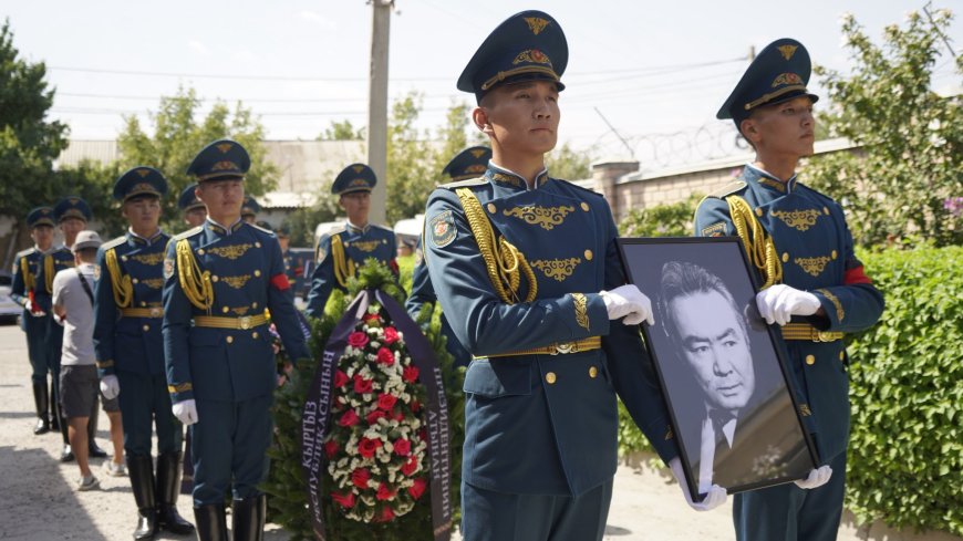 ЭЛ ЖАЗУУЧУСУ ӨСКӨН ДАНИКЕЕВ АКЫРКЫ САПАРГА УЗАТЫЛДЫ