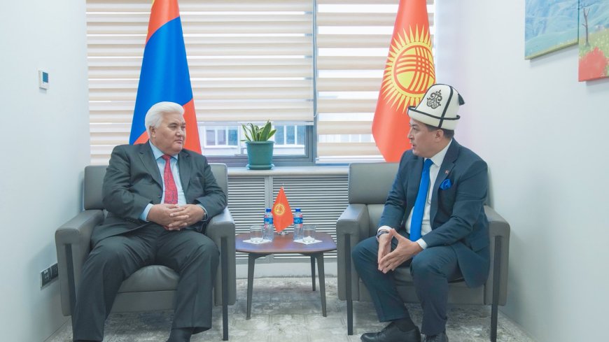 УҢГУЖОЛДУН УЧУН ИЛИКТЕП… УЛАН-БАТОРДОГУ АЛГАЧКЫ ҮЧ КҮН