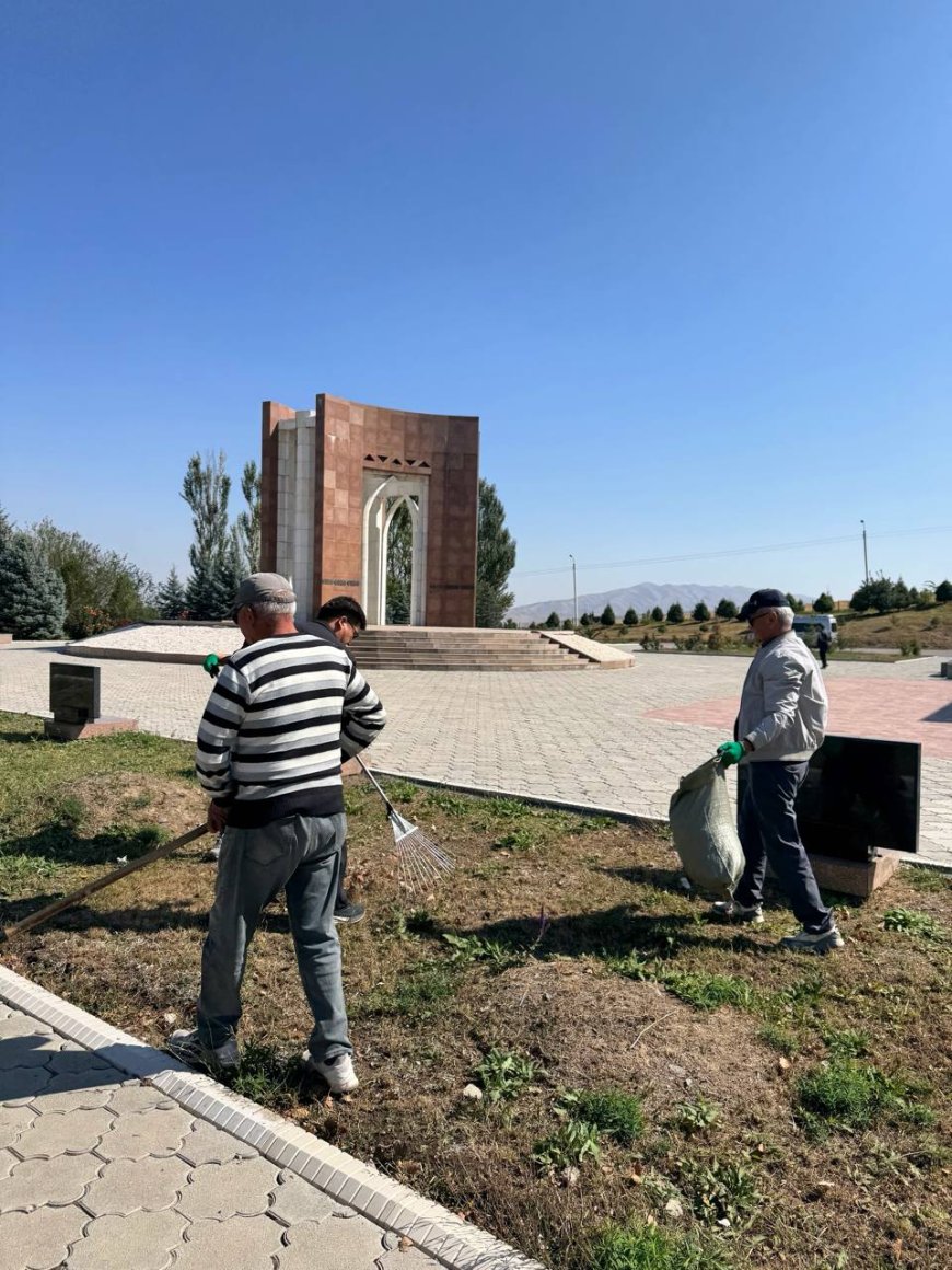СОТРУДНИКИ МИНИСТЕРСТВА КУЛЬТУРЫ ПРИНЯЛИ УЧАСТИЕ В СУББОТНИКЕ
