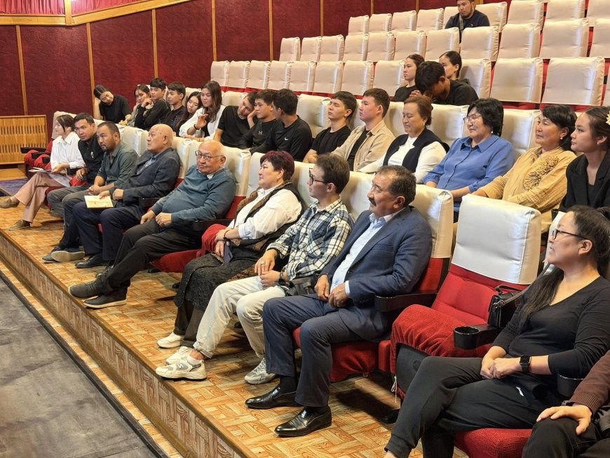 НАЗНАЧЕН НОВЫЙ ДИРЕКТОР ЧУЙСКОГО ОБЛАСТНОГО МУЗЫКАЛЬНО-ДРАМАТИЧЕСКОГО И САТИРИЧЕСКОГО ТЕАТРА ИМЕНИ Ш. ТЕРМЕЧИКОВА